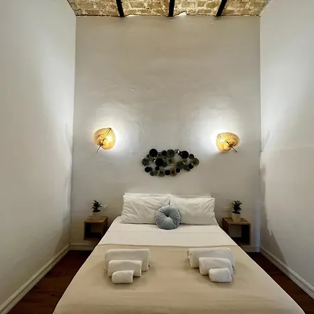 L'aura Apartment *